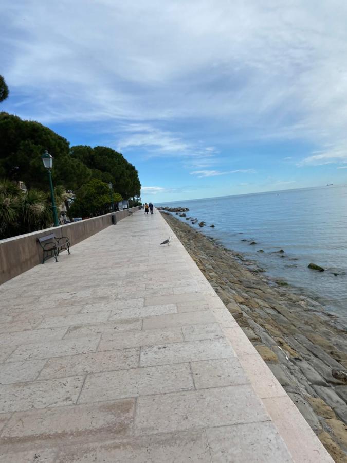 Apartment Mit Meerblick Am Strand Costa Azzura Grado Exteriér fotografie