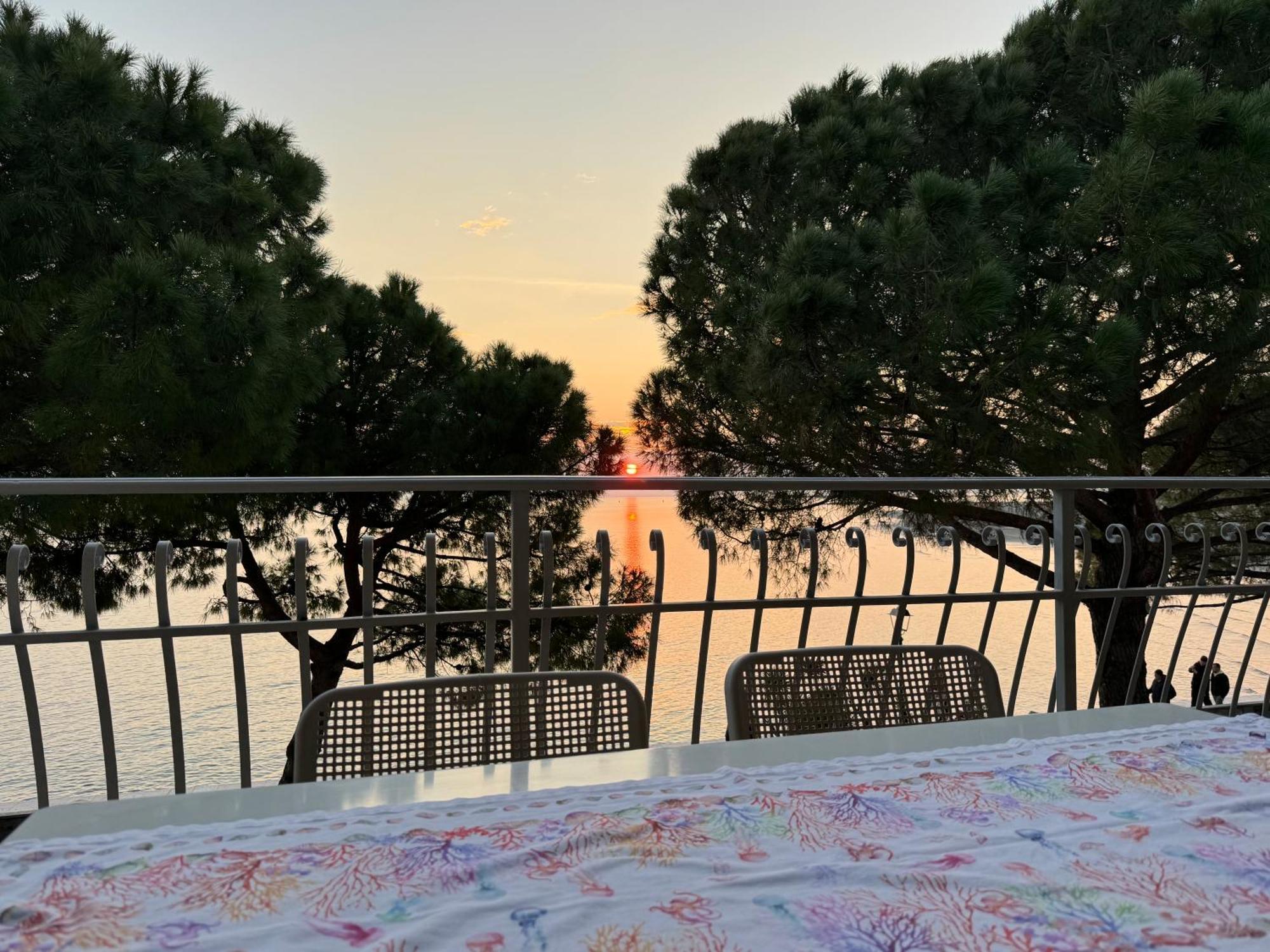 Apartment Mit Meerblick Am Strand Costa Azzura Grado Exteriér fotografie